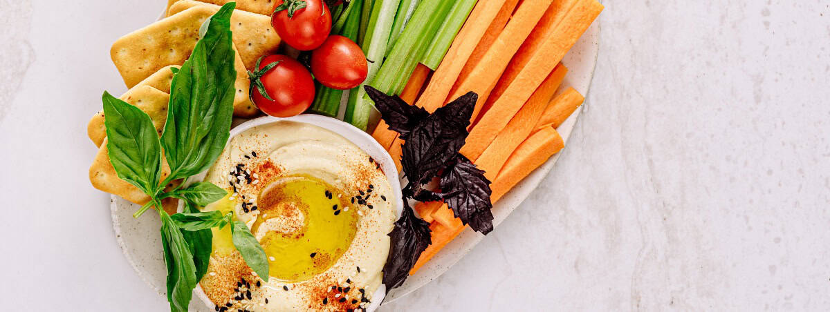 hummus vegetables snack